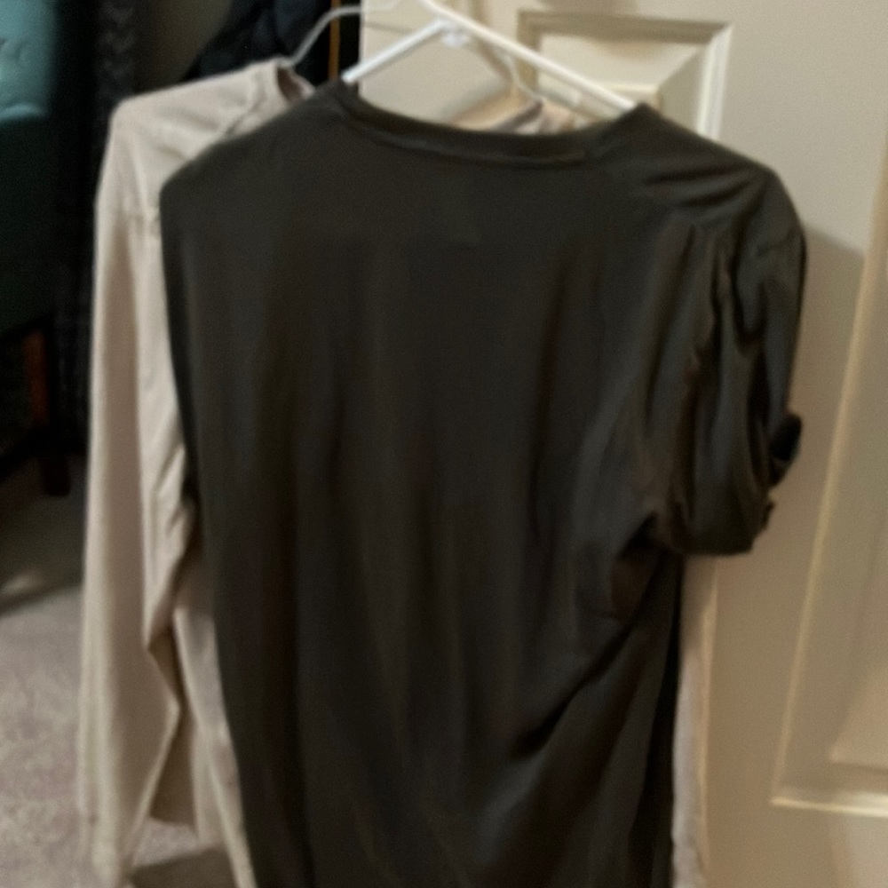 Uniqlo tshirt